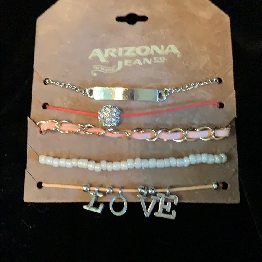 Bracelets 14$
